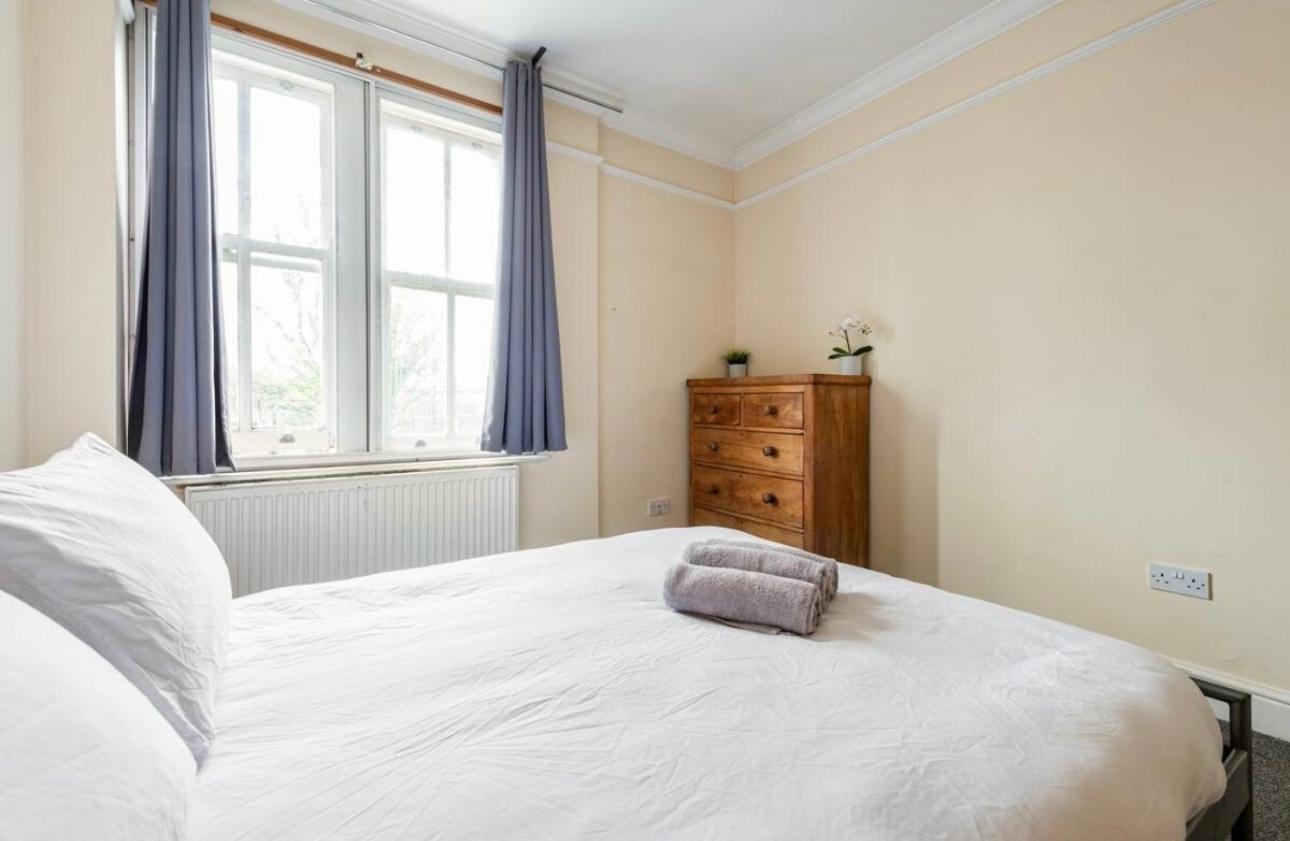Lovely 3-Bed 20 Minutes To Central London Exterior photo