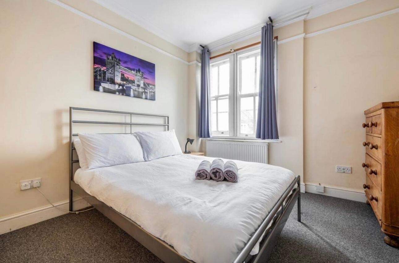 Lovely 3-Bed 20 Minutes To Central London Exterior photo