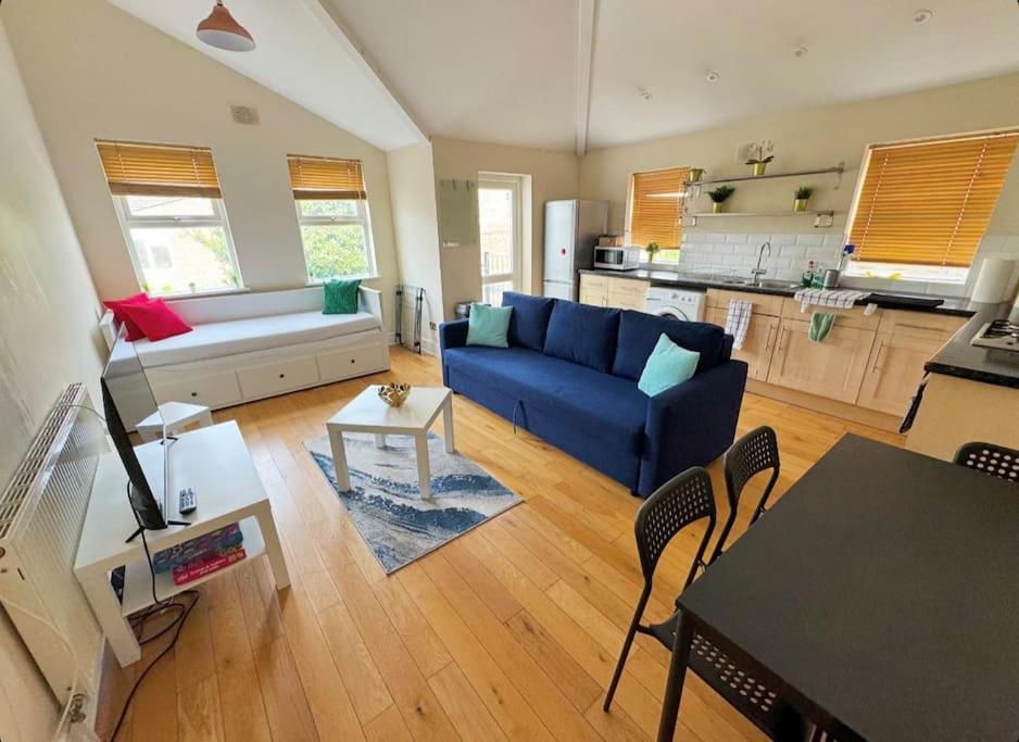 Lovely 3-Bed 20 Minutes To Central London Exterior photo